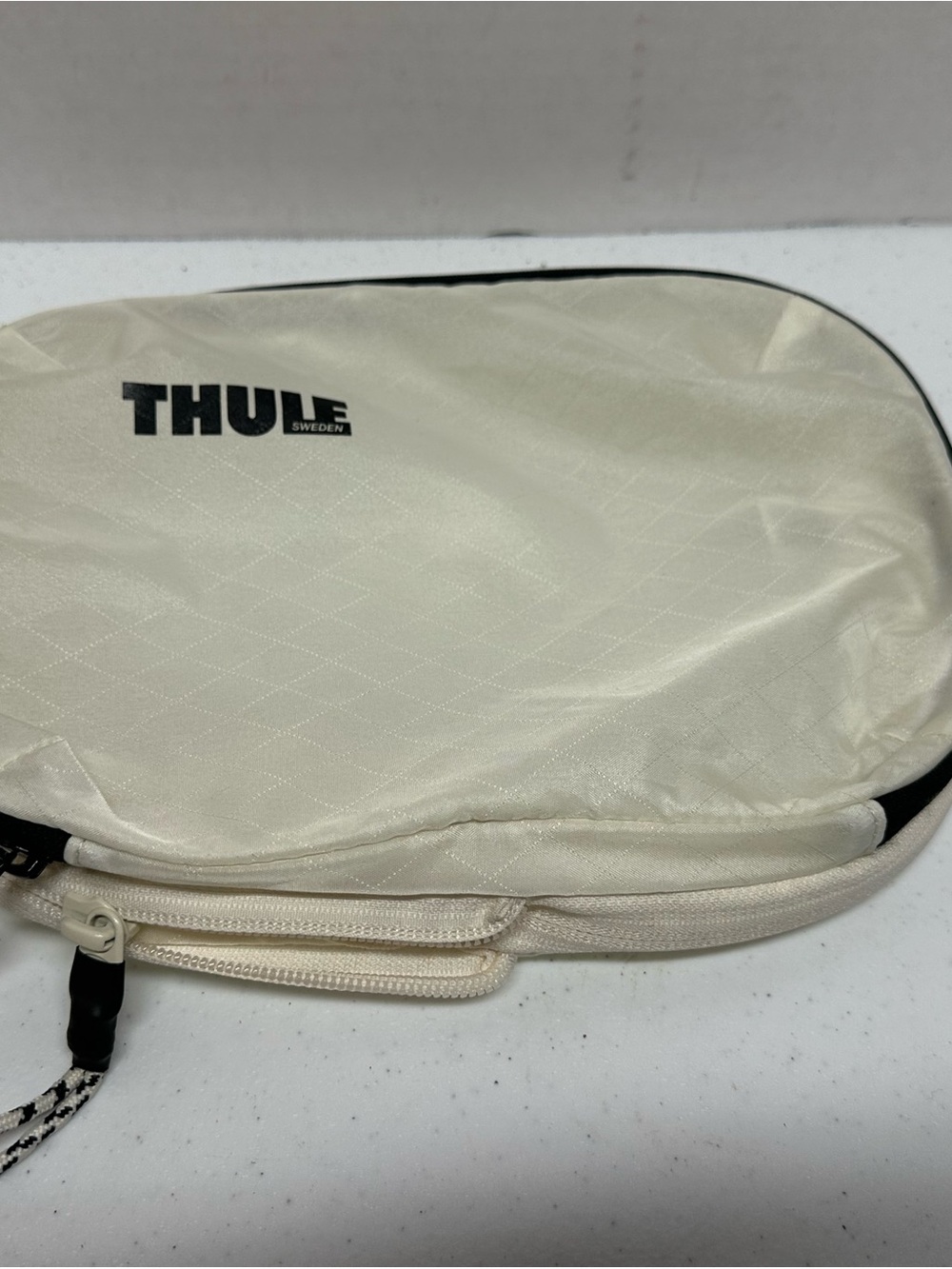 Thule Small Compression Packing Cube White Travel Organizer 10x7